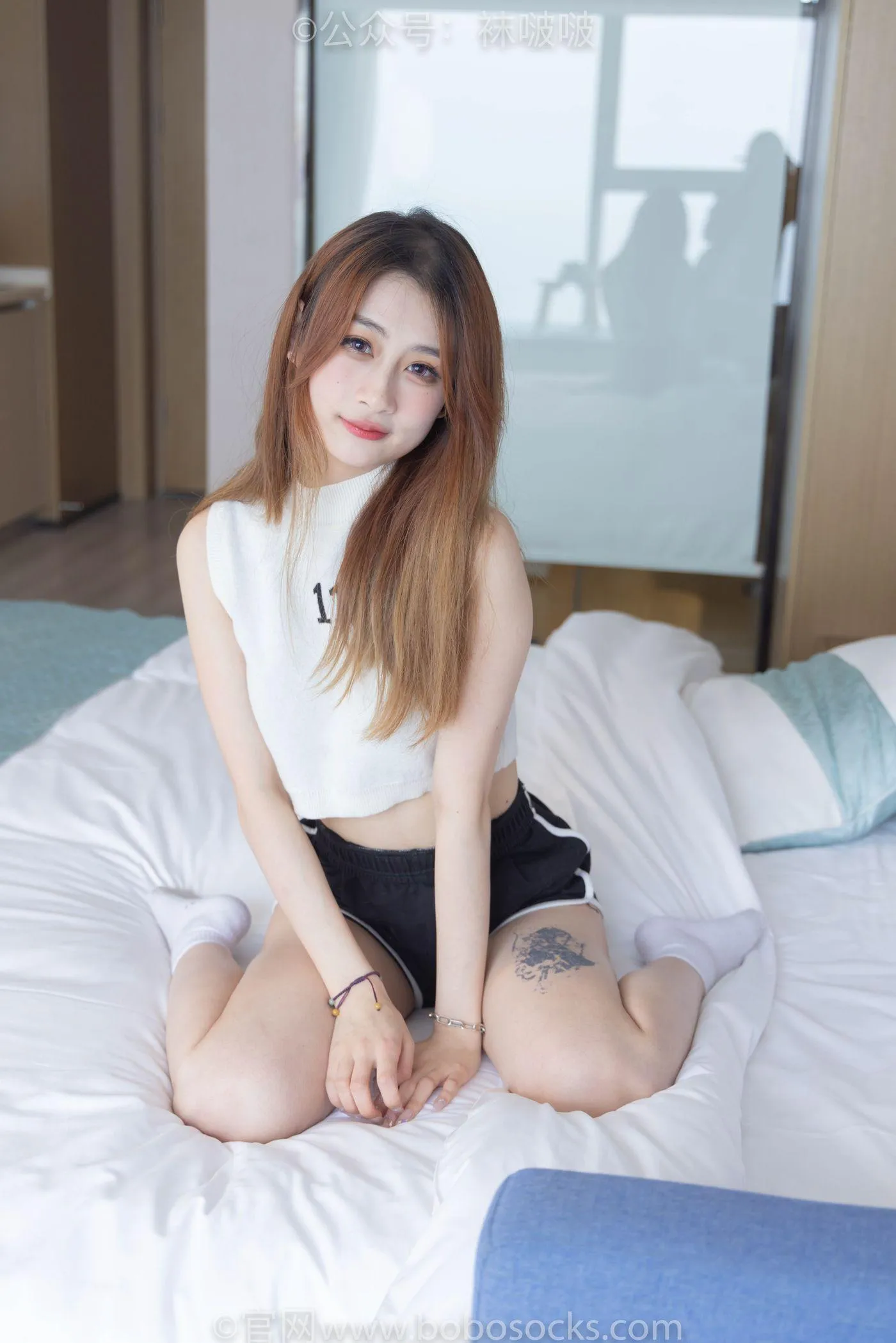 [BoBoSocks袜啵啵]NO.084 苏苏-运动鞋、日常所穿白棉袜、裸足 [140P]插图9
